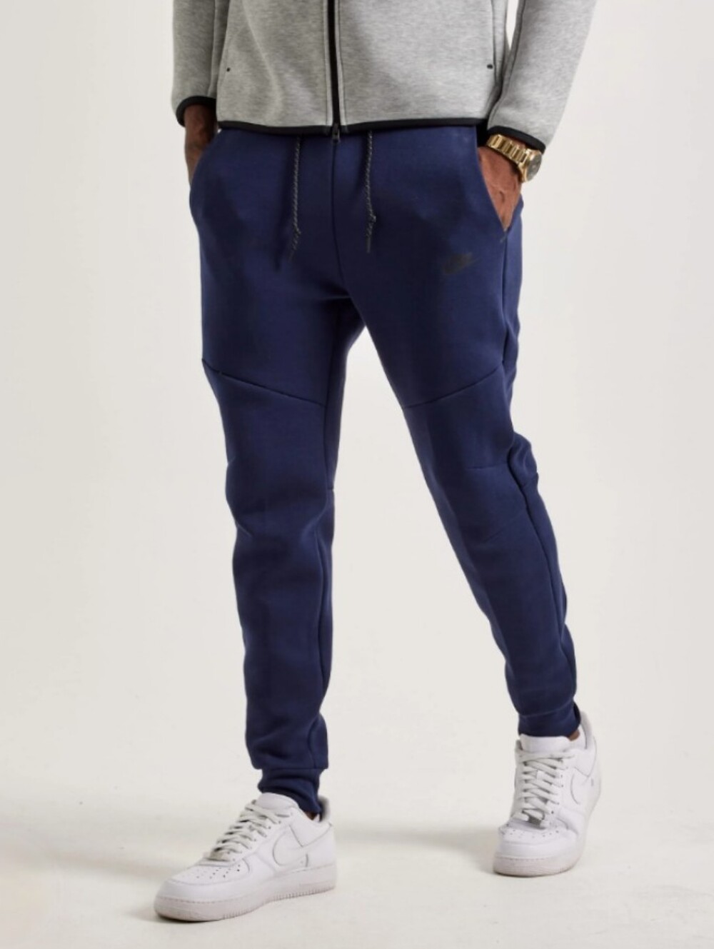 Nike Men's Dark Blue Jogger Sweatpants. SIZE M